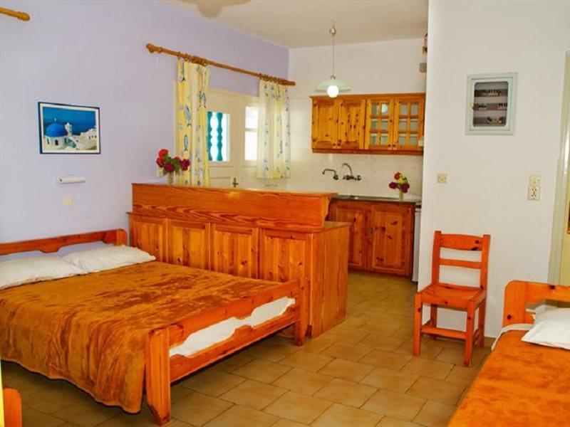 Santa Barbara Hotel Perissa (Santorini)